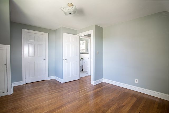 6 Miles Ave, Tiverton, RI 02878