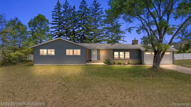 8580 Silver Creek Road, Whitehall, MI 49461