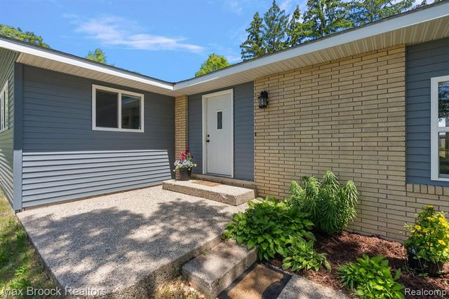 8580 Silver Creek Road, Whitehall, MI 49461