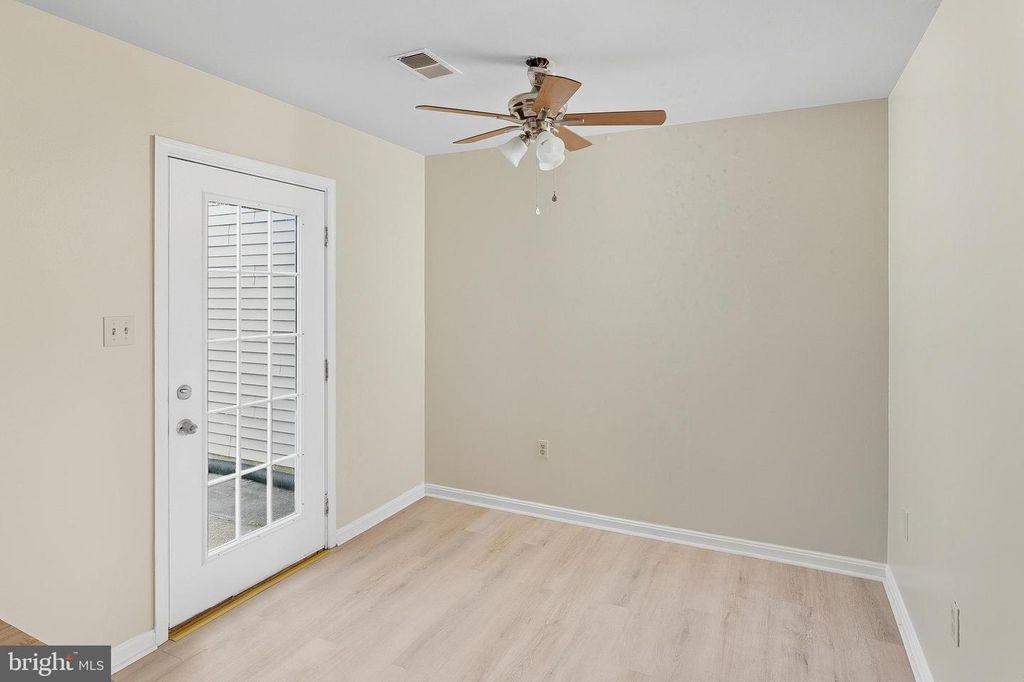 Image 8 of property listing at 4065 BLUEBIRD DR, Waldorf, MD 20603