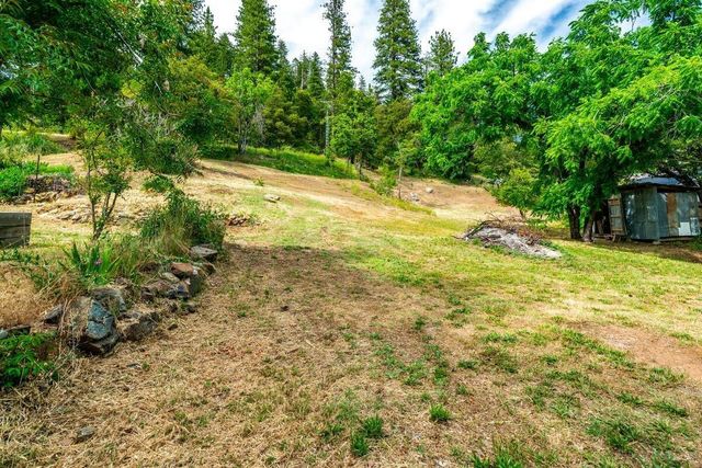 8355 Michigan Bluff Rd, Foresthill, CA 95631