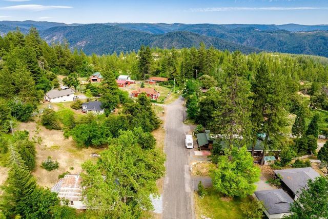 8355 Michigan Bluff Rd, Foresthill, CA 95631