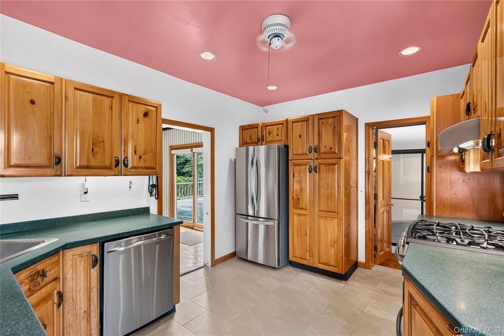 51 Hamilton Street, Sayville, NY 11782 — photo 3