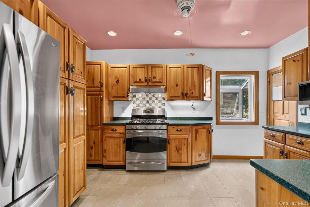 51 Hamilton Street, Sayville, NY 11782 — photo 4