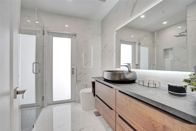 4030 Bayview Drive, Fort Lauderdale, FL 33308