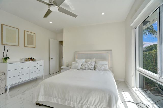 4030 Bayview Drive, Fort Lauderdale, FL 33308