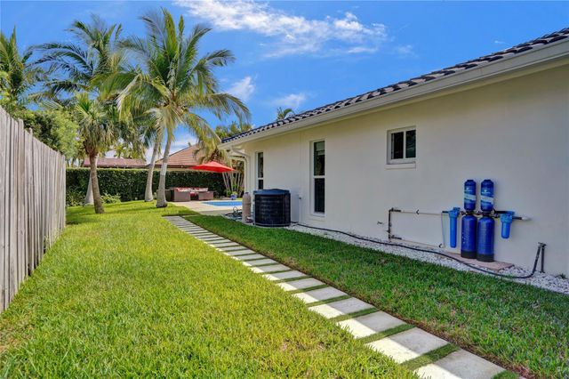 4030 Bayview Drive, Fort Lauderdale, FL 33308