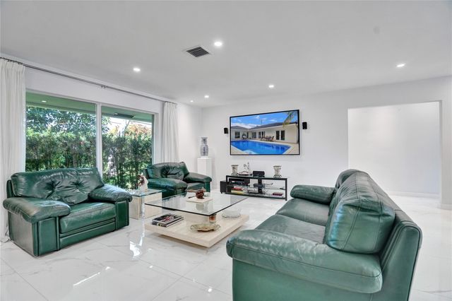 4030 Bayview Drive, Fort Lauderdale, FL 33308