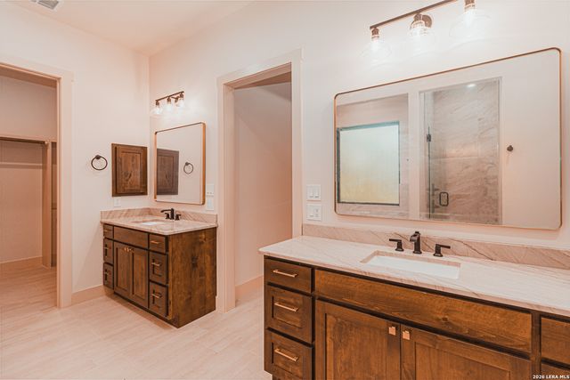 152 Hondo Ridge, La Vernia, TX 78121