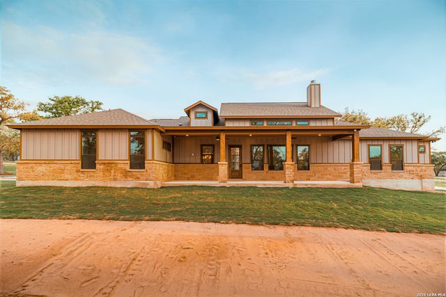 152 Hondo Ridge, La Vernia, TX 78121