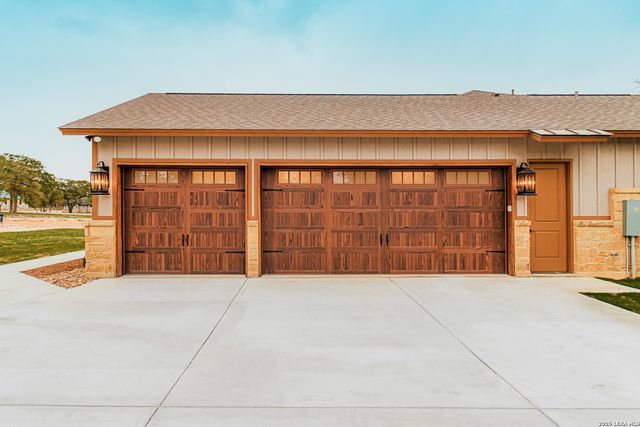 152 Hondo Ridge, La Vernia, TX 78121