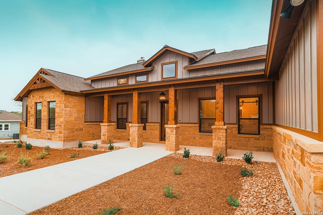 152 Hondo Ridge, La Vernia, TX 78121