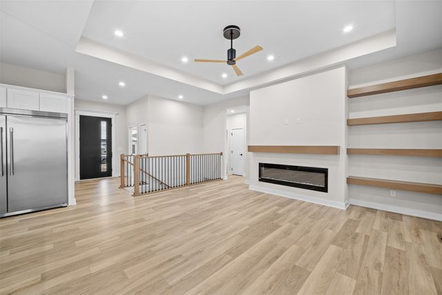 18007 Hammontree Circle, Clive, IA 50325