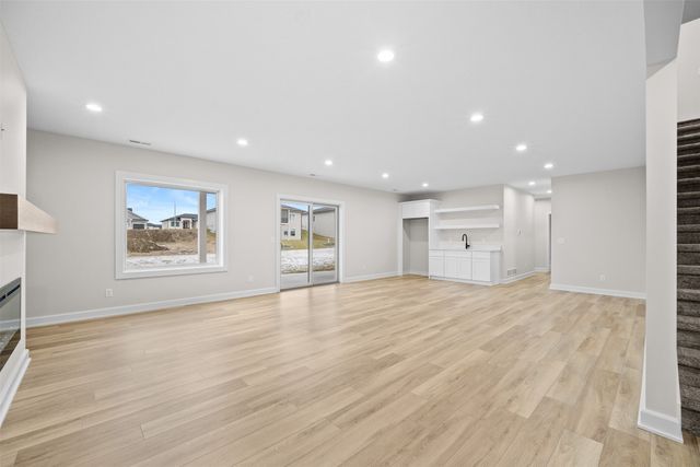 18007 Hammontree Circle, Clive, IA 50325