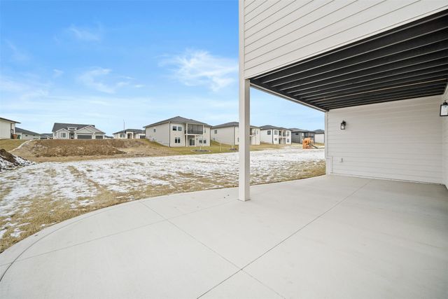 18007 Hammontree Circle, Clive, IA 50325