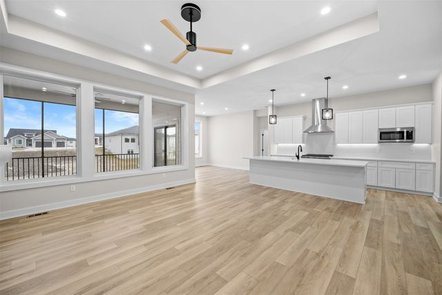 18007 Hammontree Circle, Clive, IA 50325