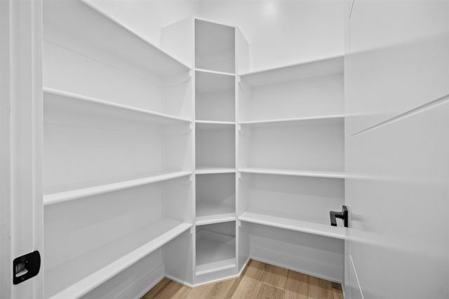 18007 Hammontree Circle, Clive, IA 50325