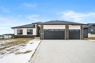 18007 Hammontree Circle, Clive, IA 50325