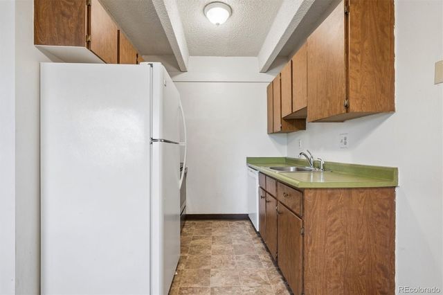 800 W Belleview Avenue 306, Englewood, CO 80110