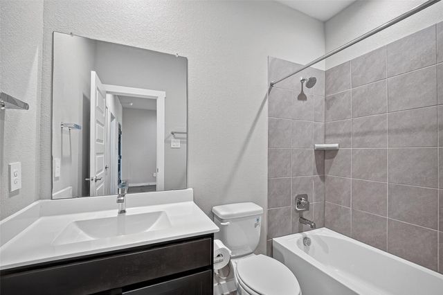 13126 Lago Acero Lane, Texas City, TX 77568