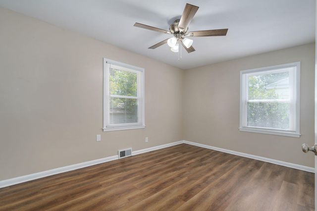 1840 S Glencrest Avenue, Springfield, MO 65804