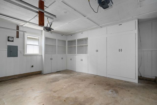 1840 S Glencrest Avenue, Springfield, MO 65804
