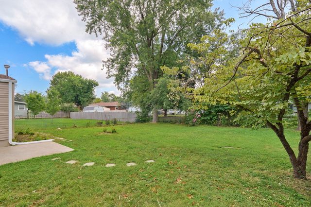 1840 S Glencrest Avenue, Springfield, MO 65804