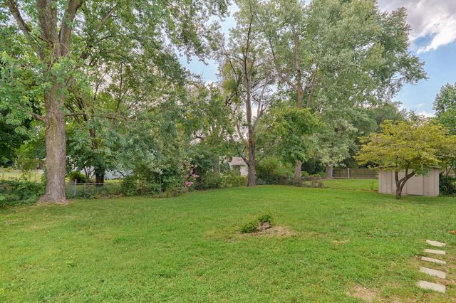 1840 S Glencrest Avenue, Springfield, MO 65804