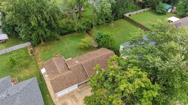 1840 S Glencrest Avenue, Springfield, MO 65804