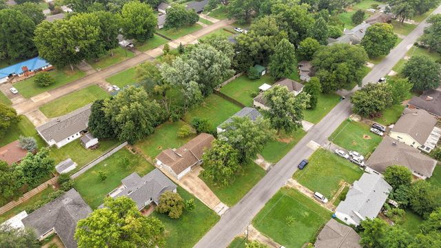 1840 S Glencrest Avenue, Springfield, MO 65804