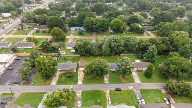 1840 S Glencrest Avenue, Springfield, MO 65804