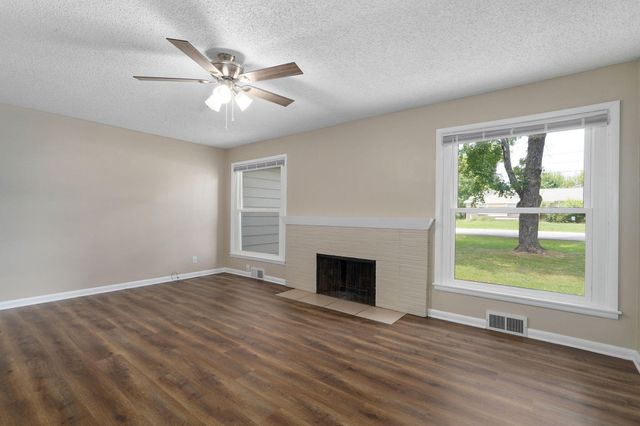 1840 S Glencrest Avenue, Springfield, MO 65804