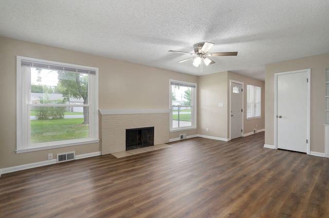 1840 S Glencrest Avenue, Springfield, MO 65804