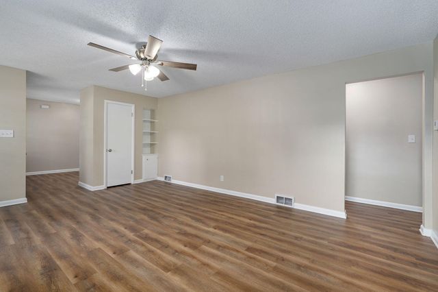 1840 S Glencrest Avenue, Springfield, MO 65804