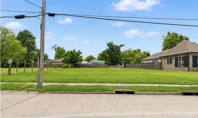 Hodges St Street, Lake Charles, LA 70601