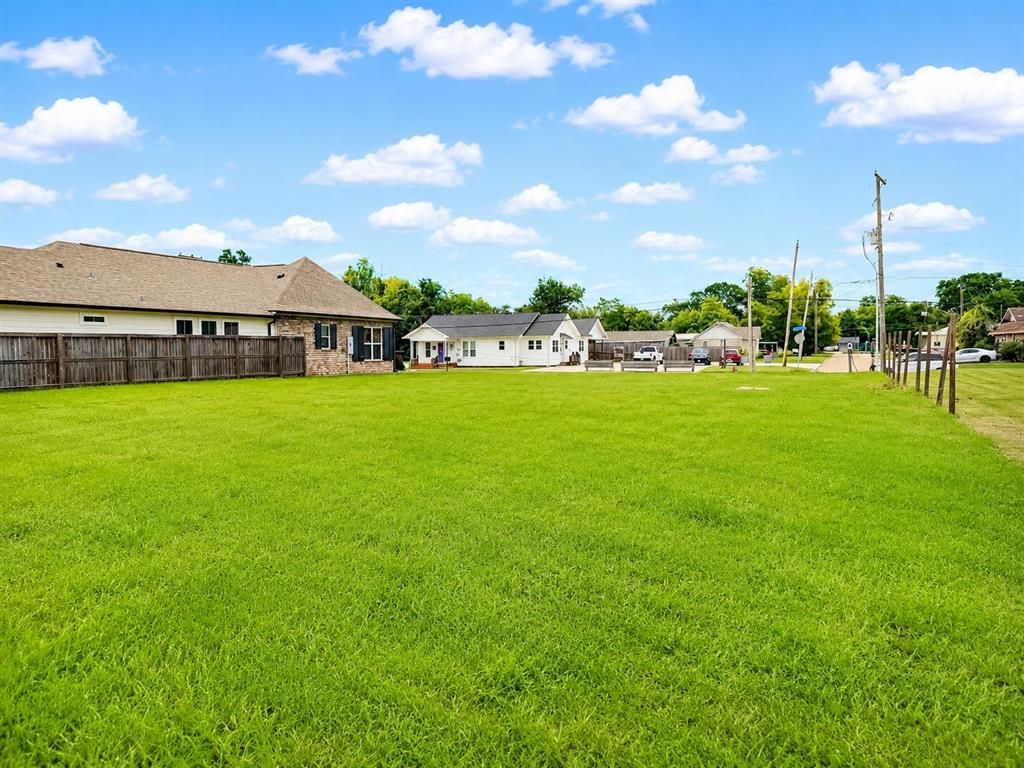 Hodges St Street, Lake Charles, LA 70601