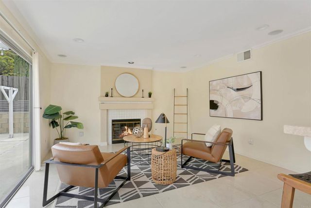 9208 Calle De Vista Oeste, San Diego, CA 92129