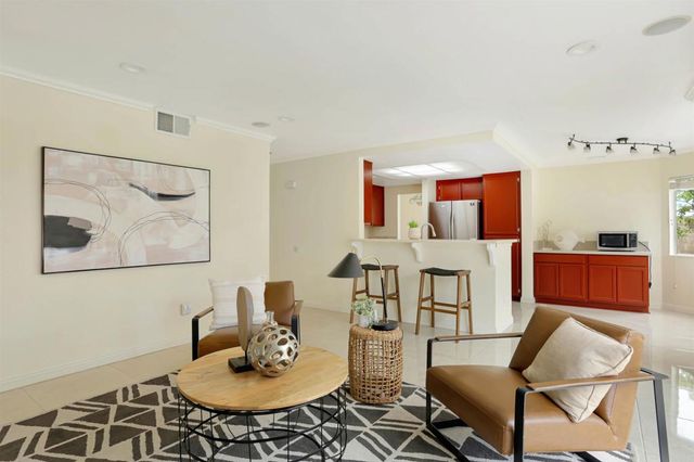 9208 Calle De Vista Oeste, San Diego, CA 92129