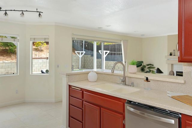 9208 Calle De Vista Oeste, San Diego, CA 92129