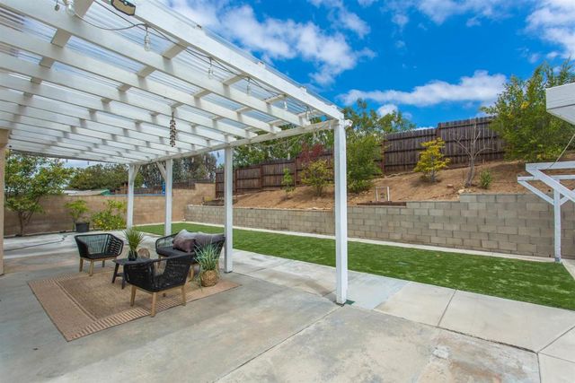 9208 Calle De Vista Oeste, San Diego, CA 92129