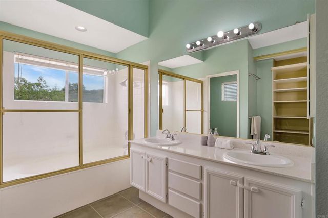9208 Calle De Vista Oeste, San Diego, CA 92129