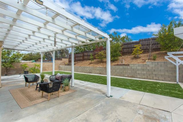 9208 Calle De Vista Oeste, San Diego, CA 92129