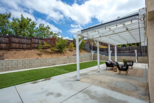 9208 Calle De Vista Oeste, San Diego, CA 92129