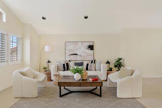 9208 Calle De Vista Oeste, San Diego, CA 92129