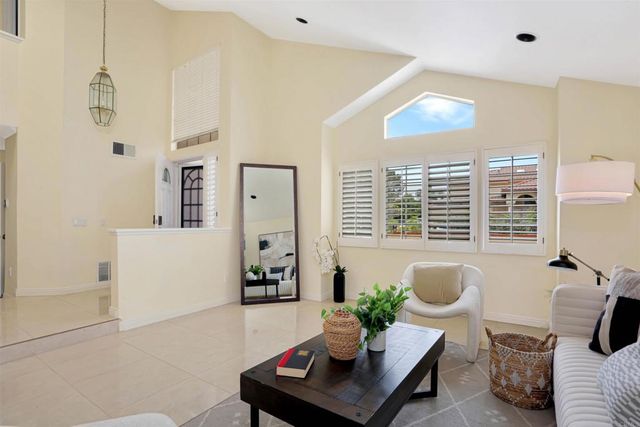 9208 Calle De Vista Oeste, San Diego, CA 92129