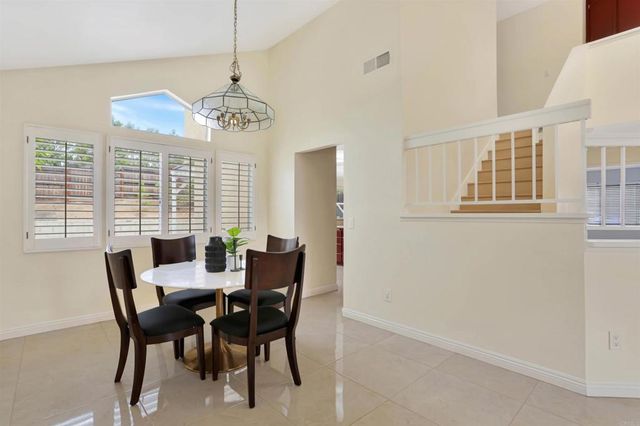 9208 Calle De Vista Oeste, San Diego, CA 92129