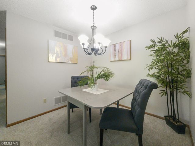 1977 Gold Trail A, Eagan, MN 55122