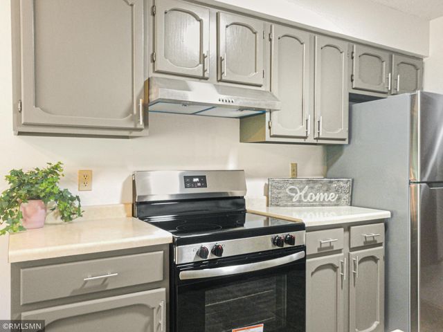 1977 Gold Trail A, Eagan, MN 55122