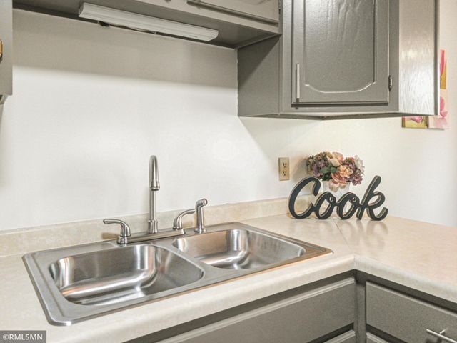 1977 Gold Trail A, Eagan, MN 55122