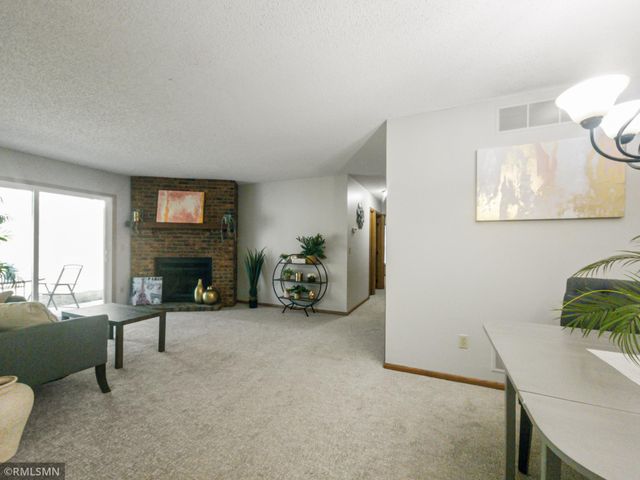 1977 Gold Trail A, Eagan, MN 55122